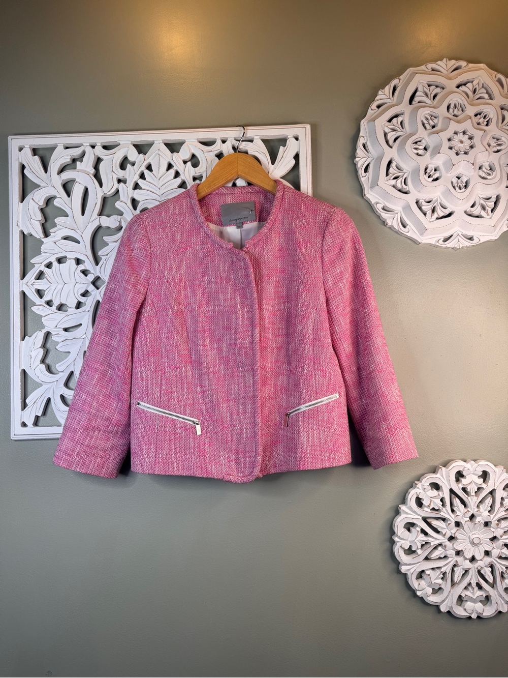 Classiques Entier Pink Tweed Collarless Cropped Blazer with Silver Zips